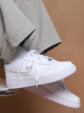 Nike Air Force 1 Low LE White FV5951-111 Grade School Sneakers US 3Y